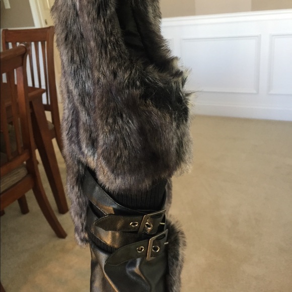 Faux Fur Vest - Picture 3 of 4